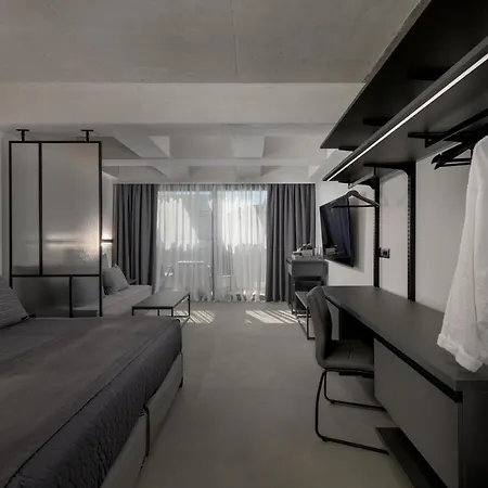 Essence Downtown - Adults Only *