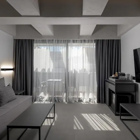 Essence Downtown - Adults Only *