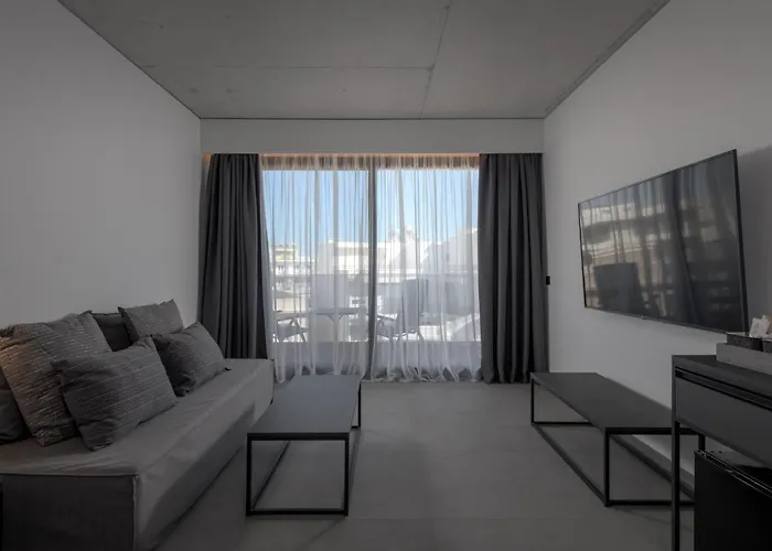 Essence Downtown - Adults Only *