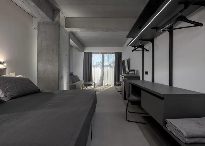 Essence Downtown - Adults Only *